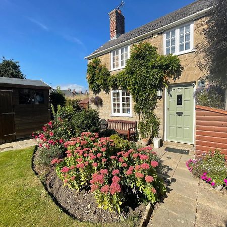 Cottage En-Suite Room With Private Lounge 브리드포트 외부 사진
