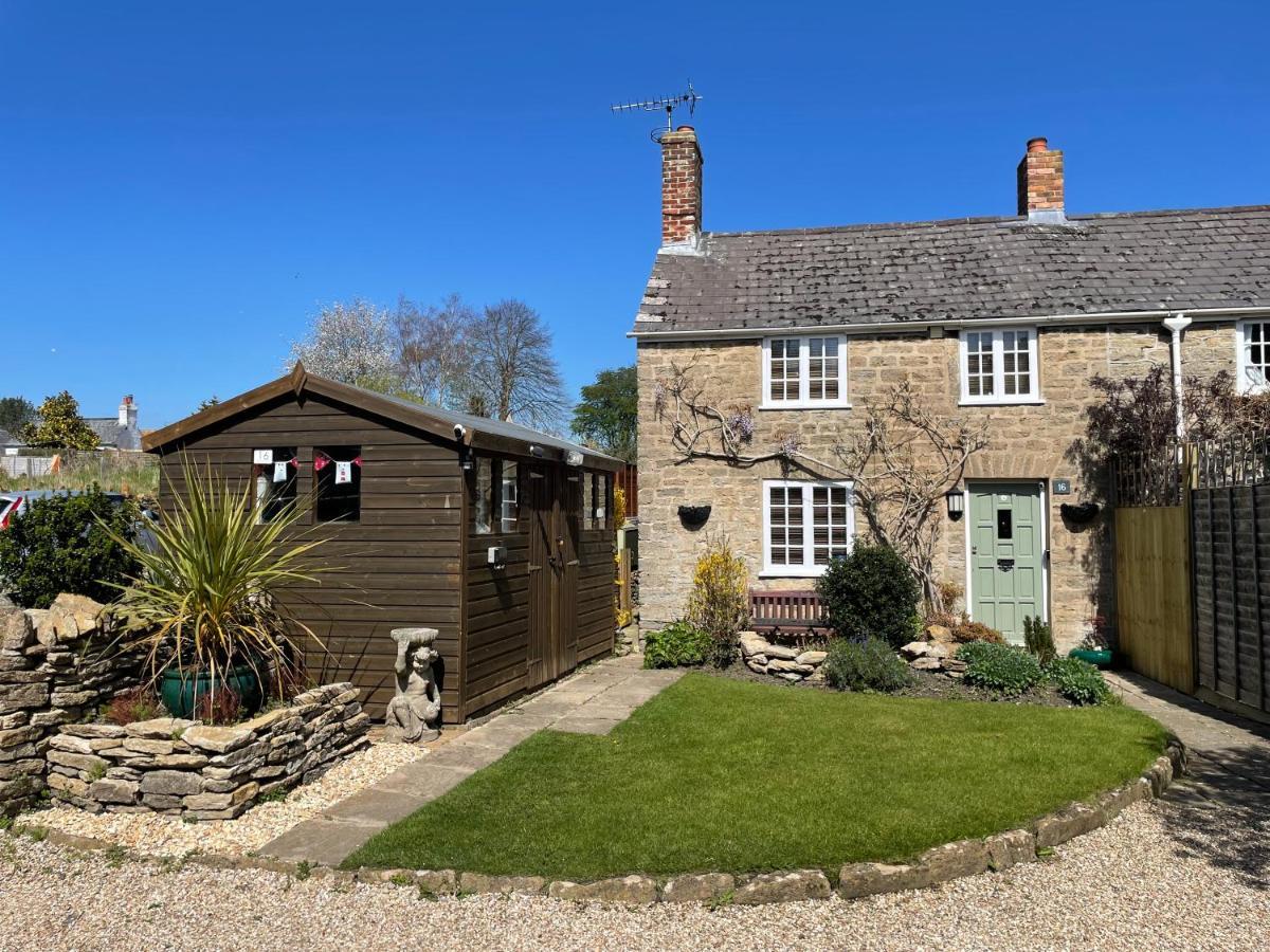 Cottage En-Suite Room With Private Lounge 브리드포트 외부 사진